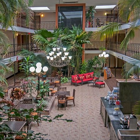 Governors Suites Hotel Oklahoma City Airport Area Bagian luar foto