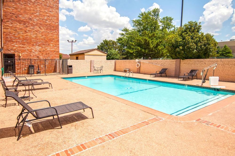 Governors Suites Hotel Oklahoma City Airport Area Bagian luar foto