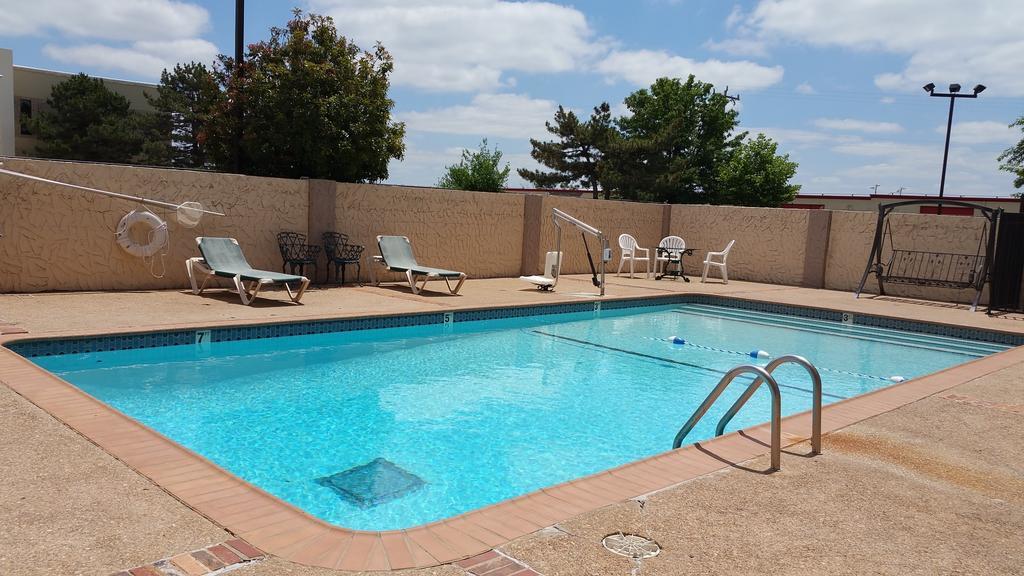 Governors Suites Hotel Oklahoma City Airport Area Bagian luar foto