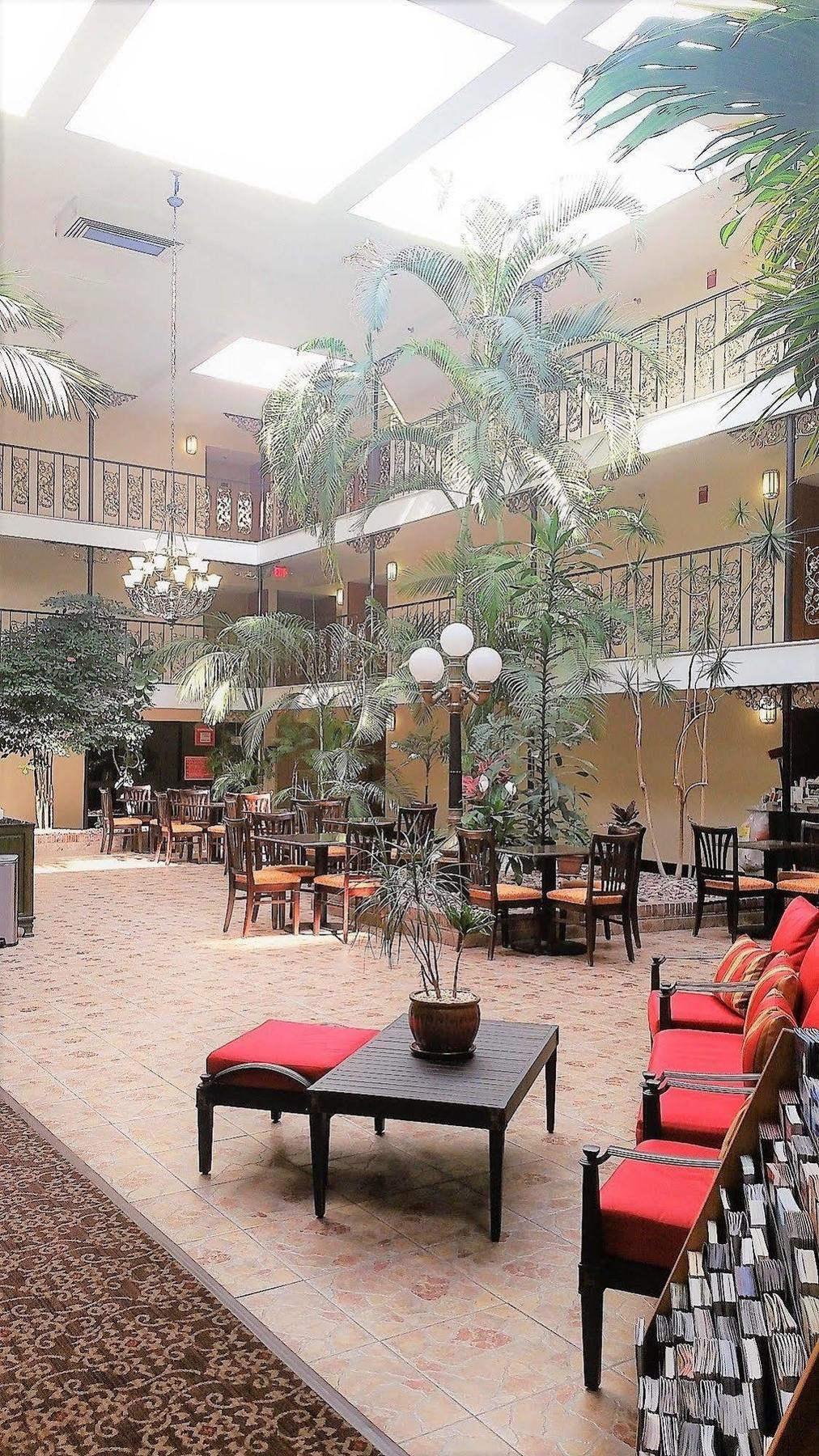 Governors Suites Hotel Oklahoma City Airport Area Bagian luar foto