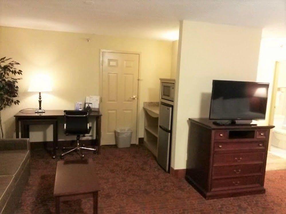 Governors Suites Hotel Oklahoma City Airport Area Bagian luar foto