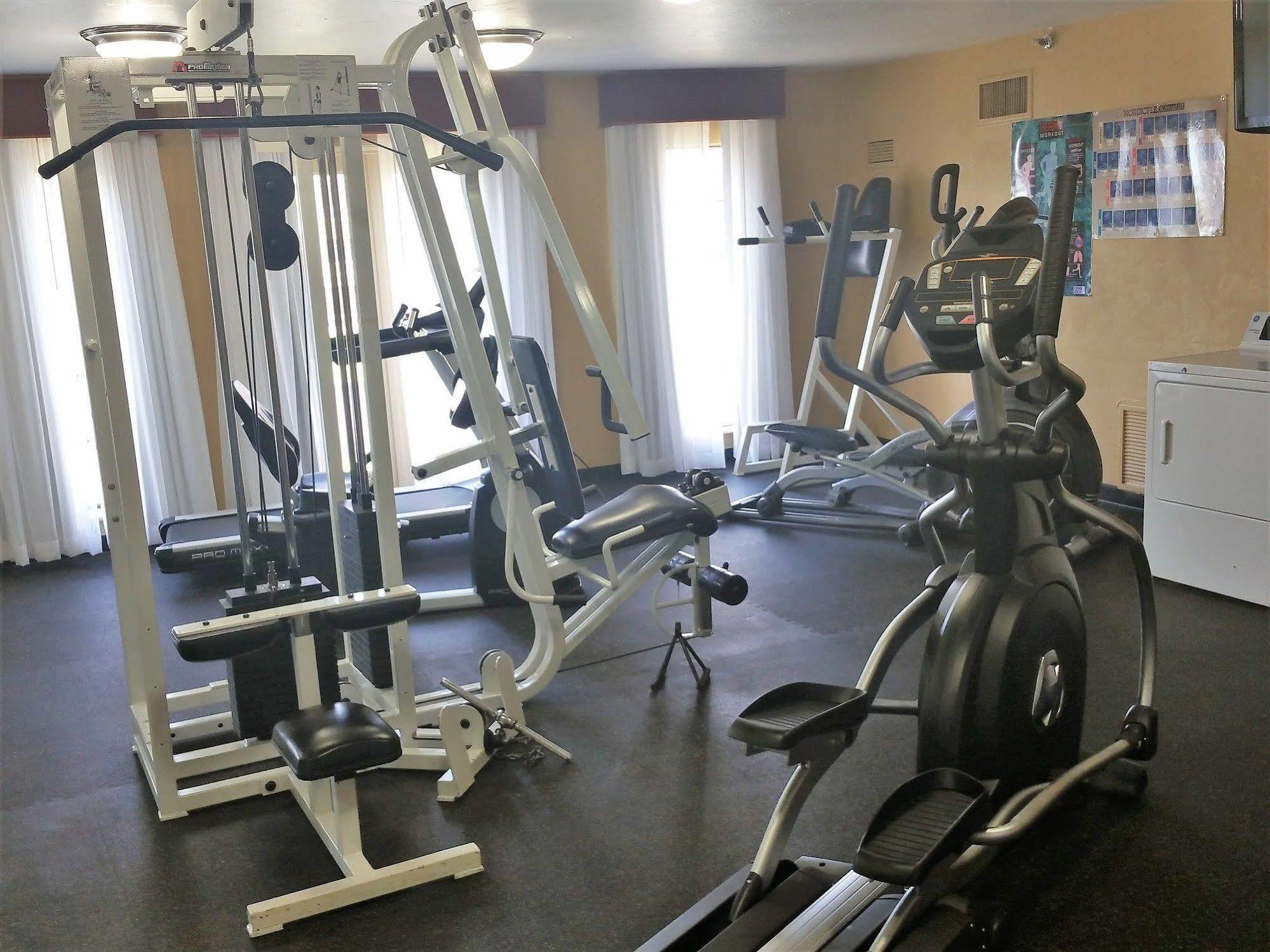 Governors Suites Hotel Oklahoma City Airport Area Bagian luar foto