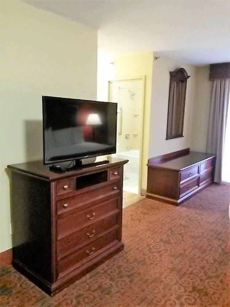 Governors Suites Hotel Oklahoma City Airport Area Bagian luar foto