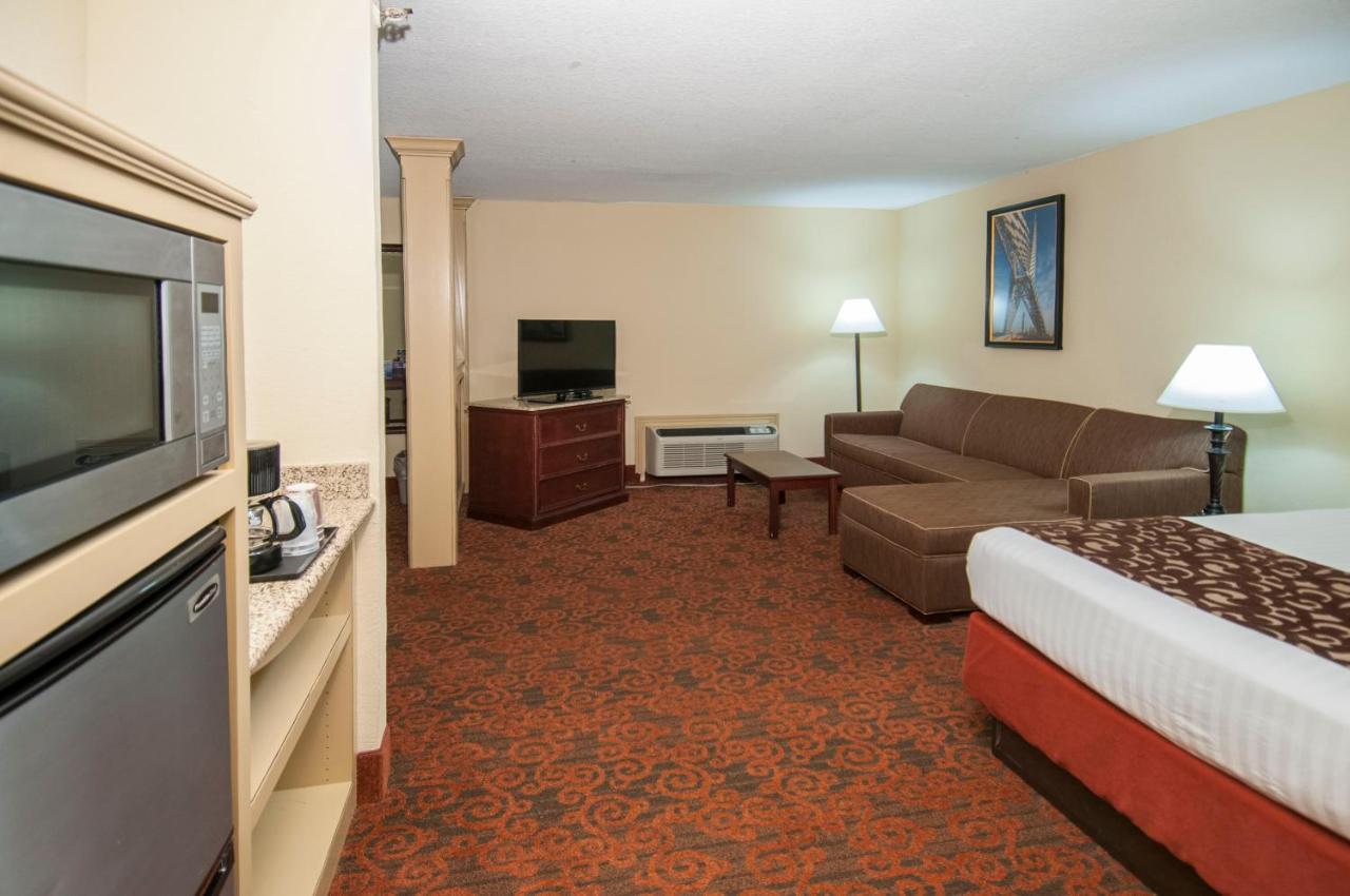 Governors Suites Hotel Oklahoma City Airport Area Bagian luar foto